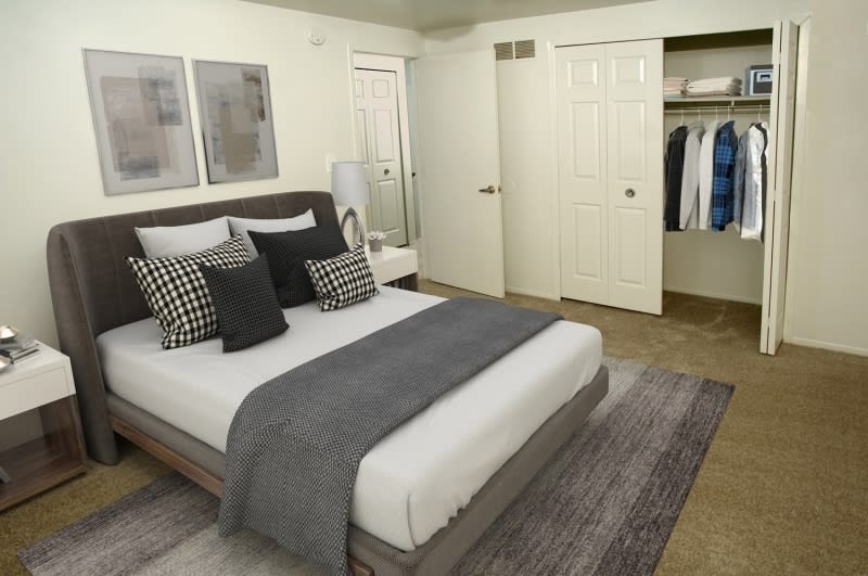 Uptown 11 Townhouses Image 10