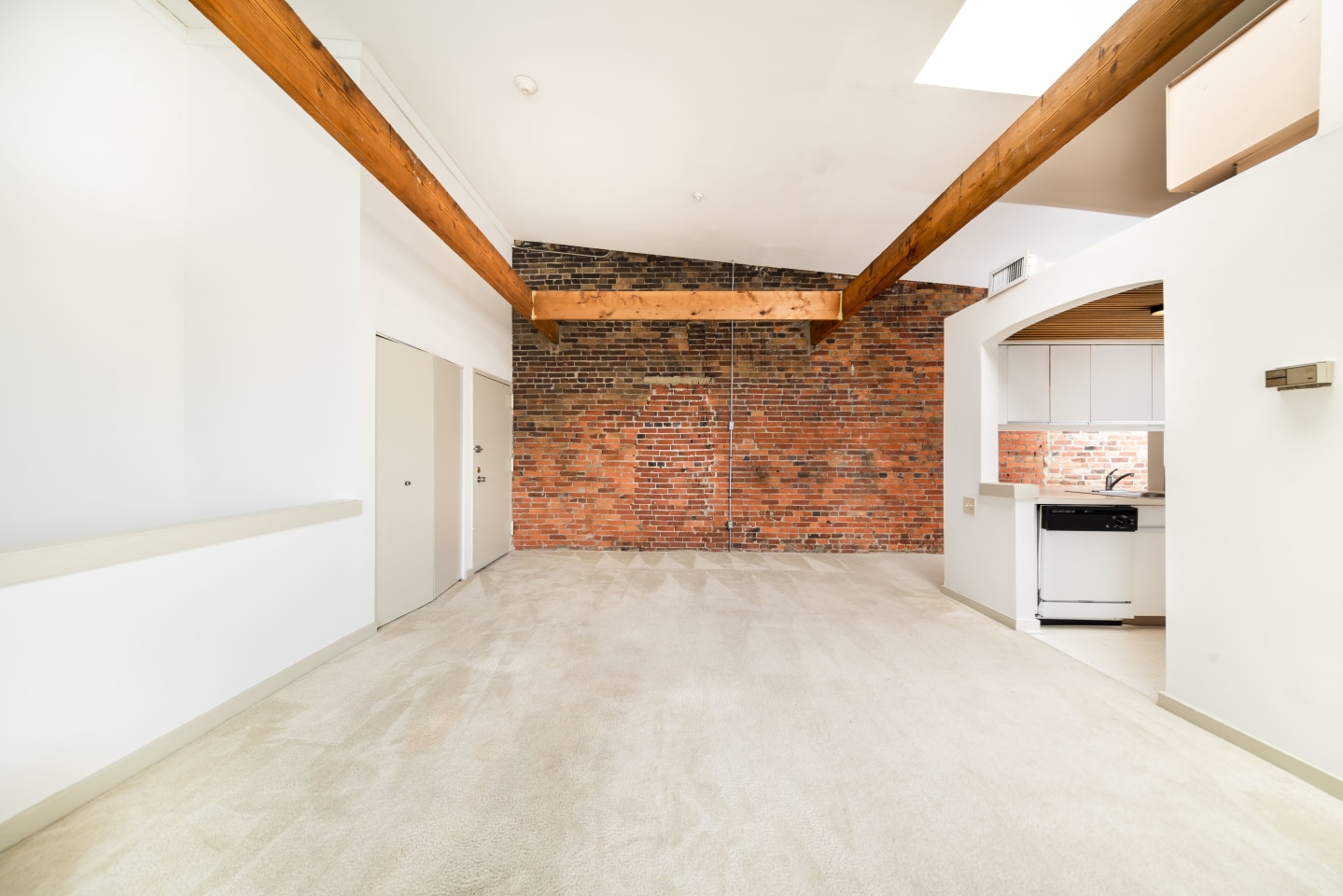 Waterfront Apartments Image 32