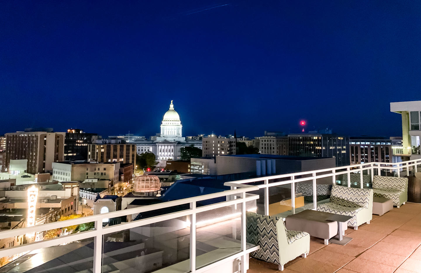 Ovation 309 Image 8