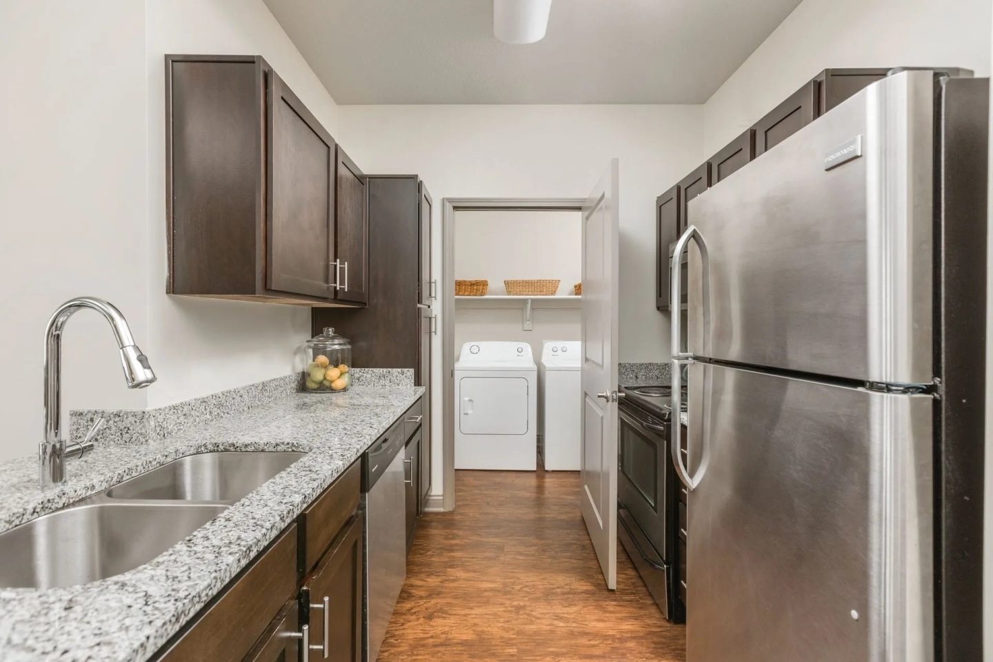 Flats at 146 Image 19