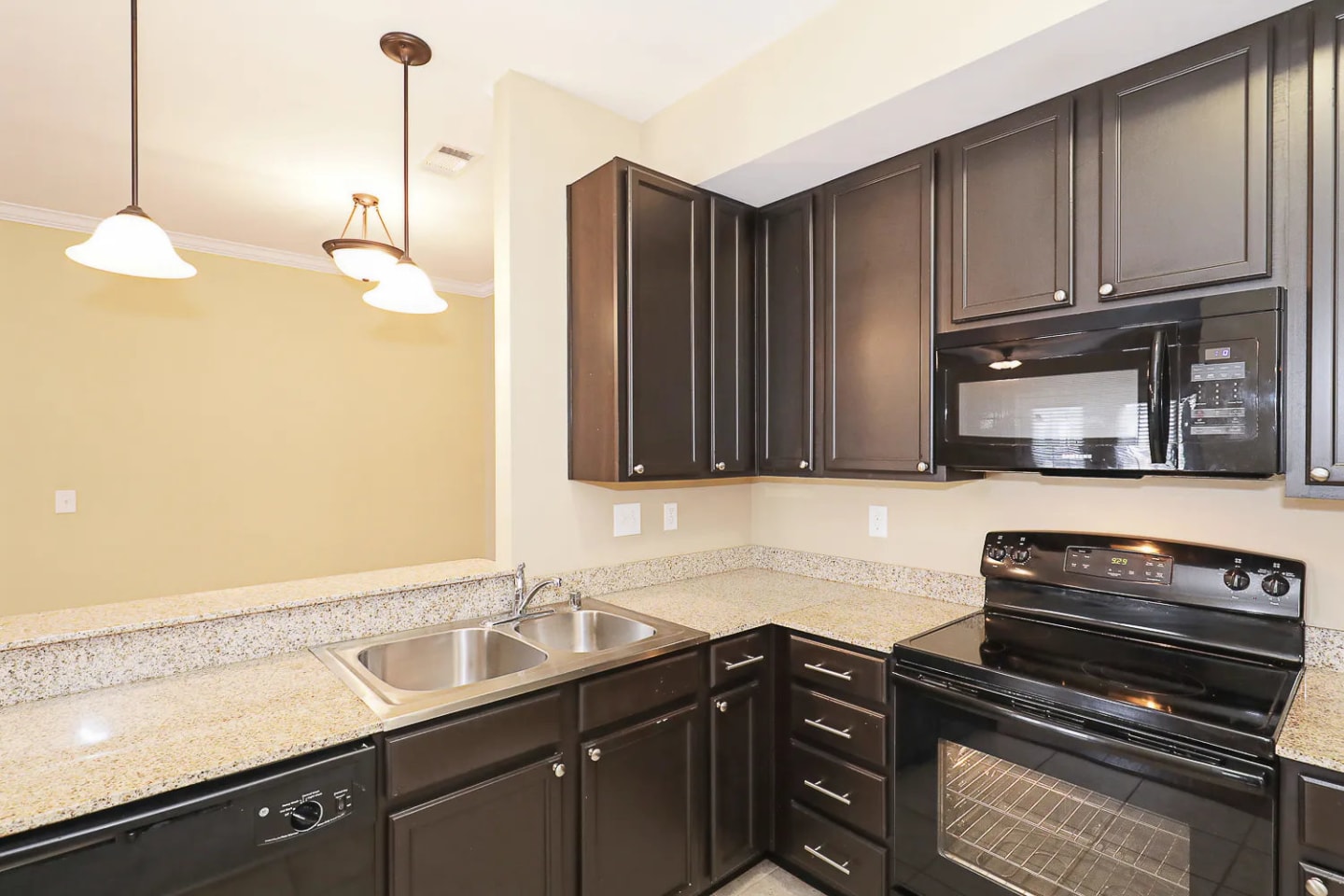 Cumberland Trace Village Image 9