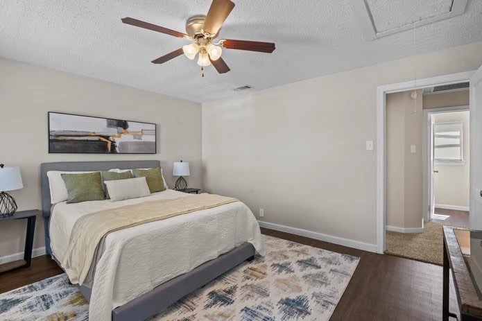 Townhomes at South Highlands Image 12