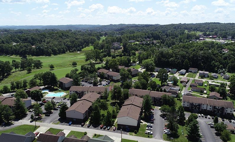 Country Club Apartments Image 32