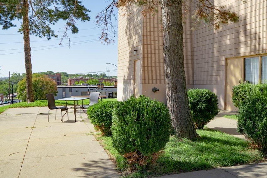 Riverview Apartments Image 9