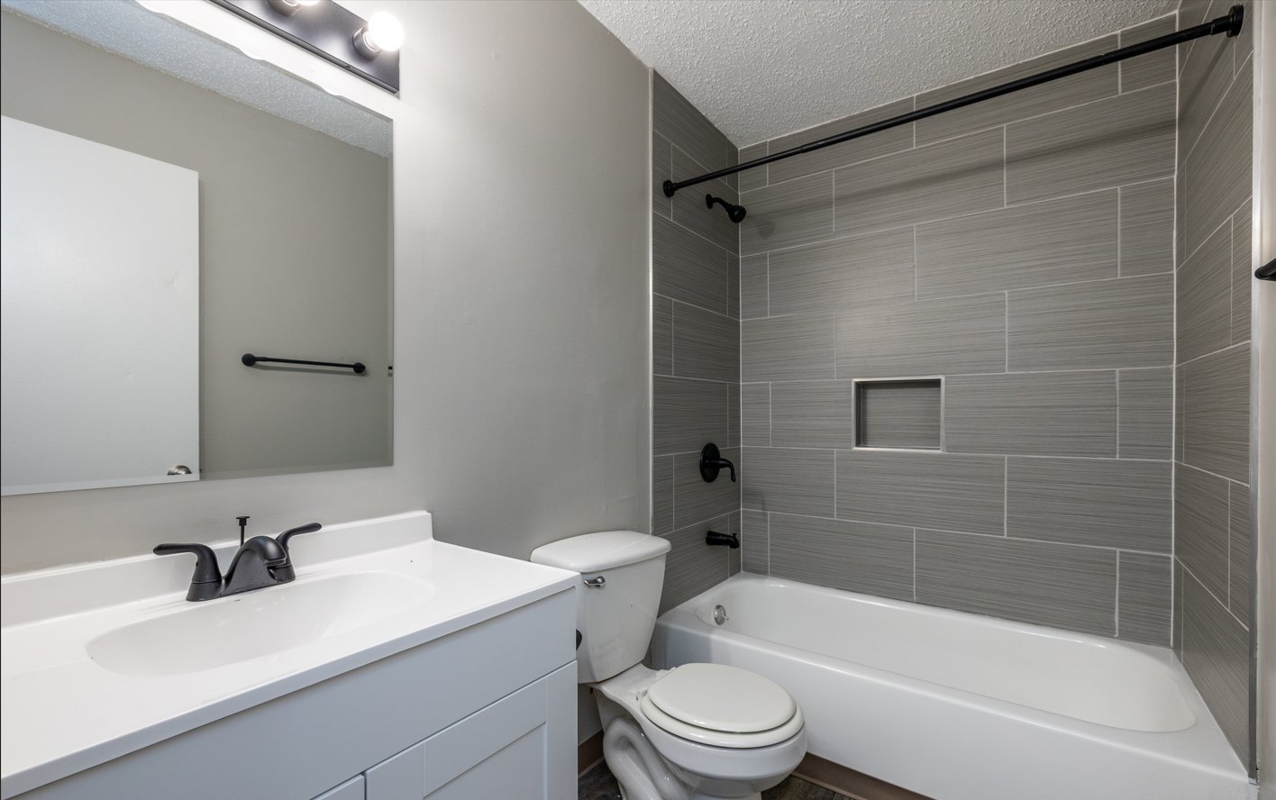 Emerald Hills Apartments Image 19