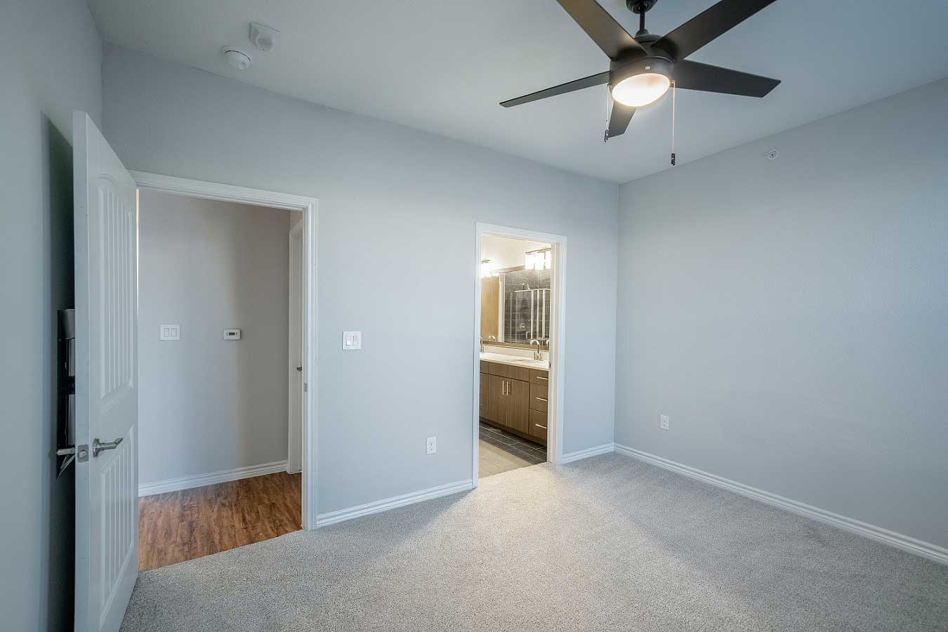 Oxford at Medical Center Image 8