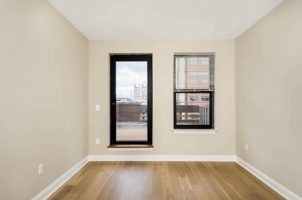 Cherry Street Condominiums Image 10