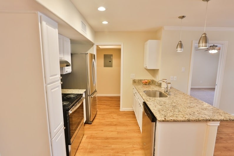 Lakewood Apartments Image 5