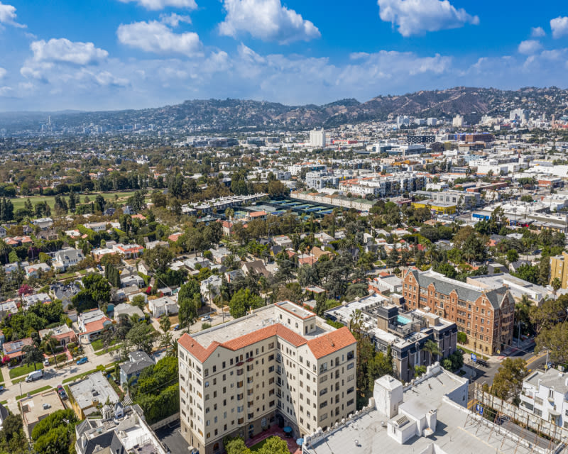 Hermoyne Apartments Image 44