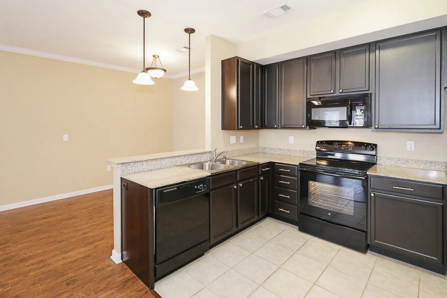 Cumberland Trace Village Image 6