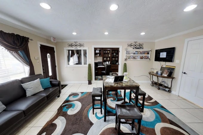 Northlake Manor Image 4