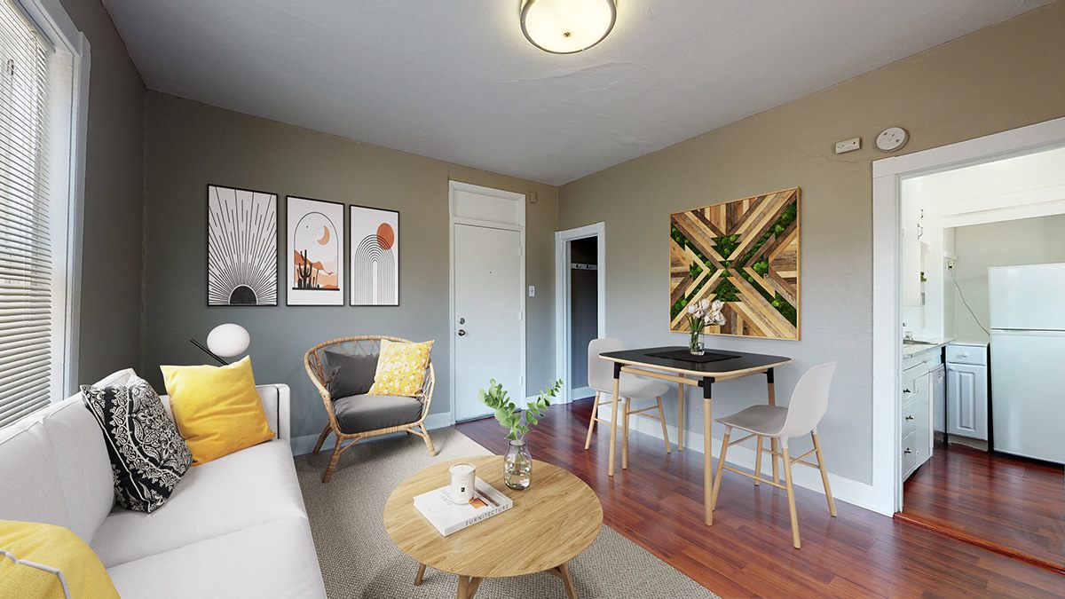 725 Logan Image 11