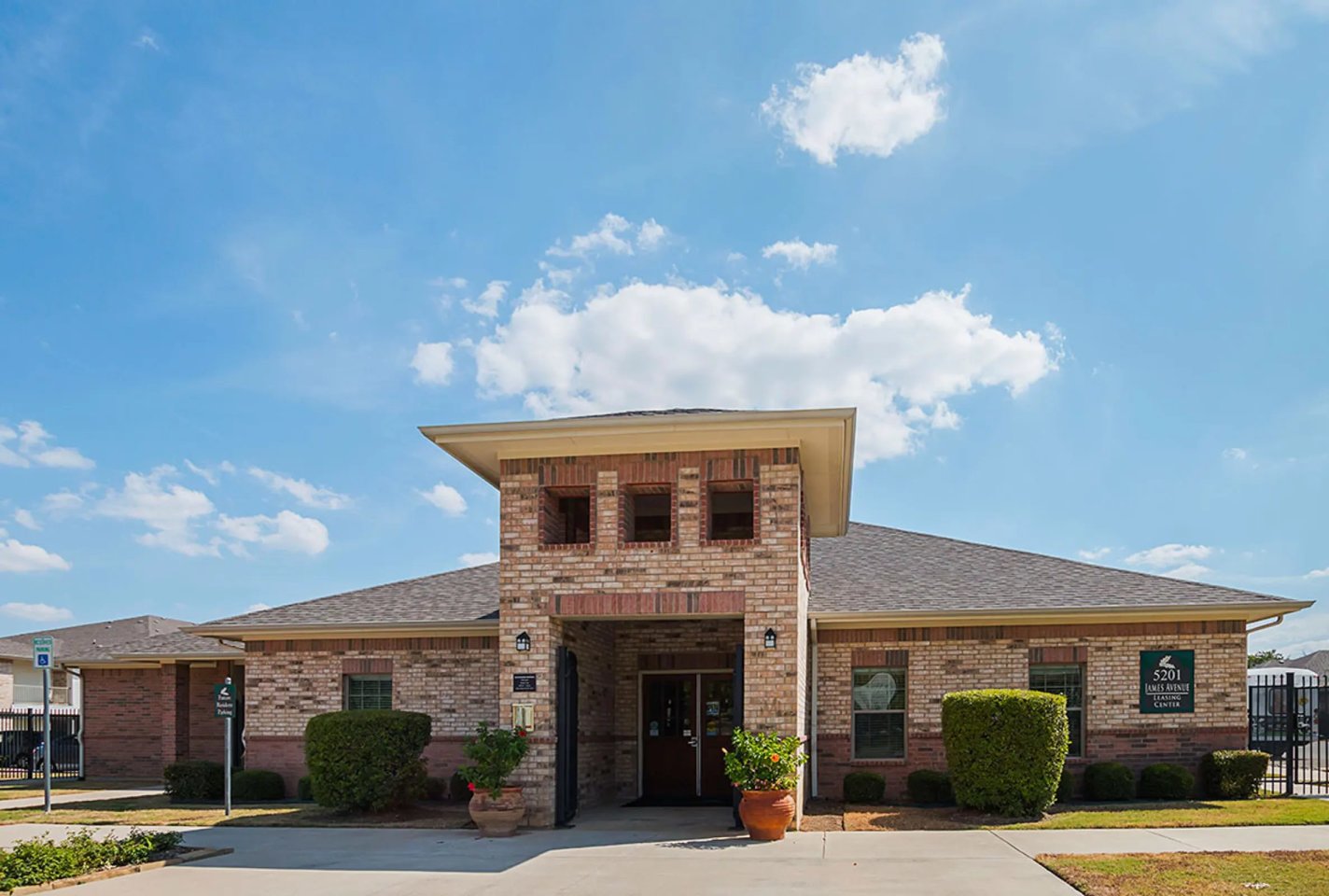 Senior Housing - North Greenbriar Image 8