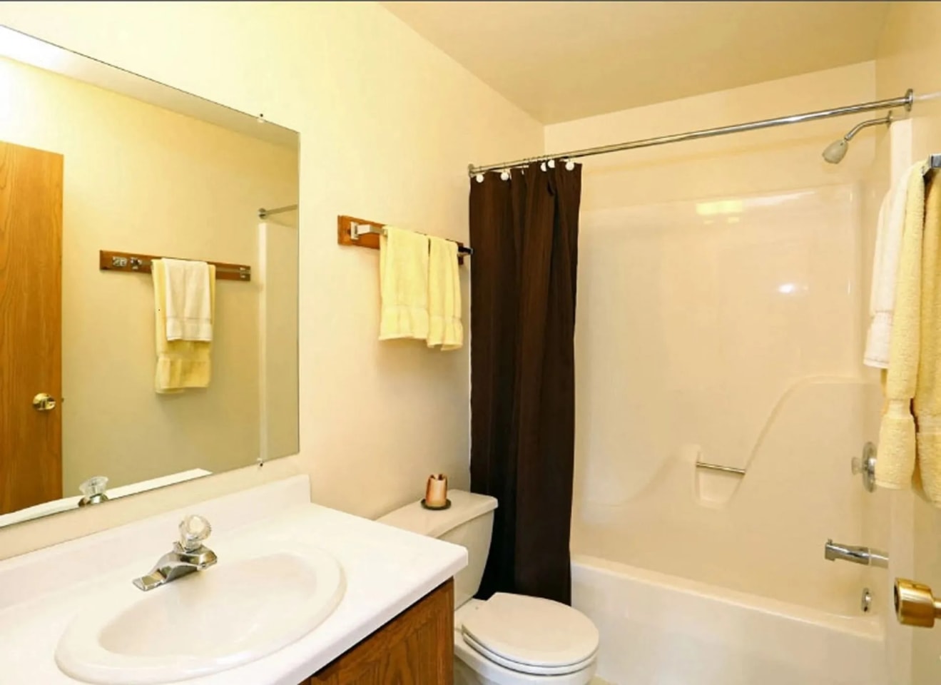 Eco Park Apartments Image 13