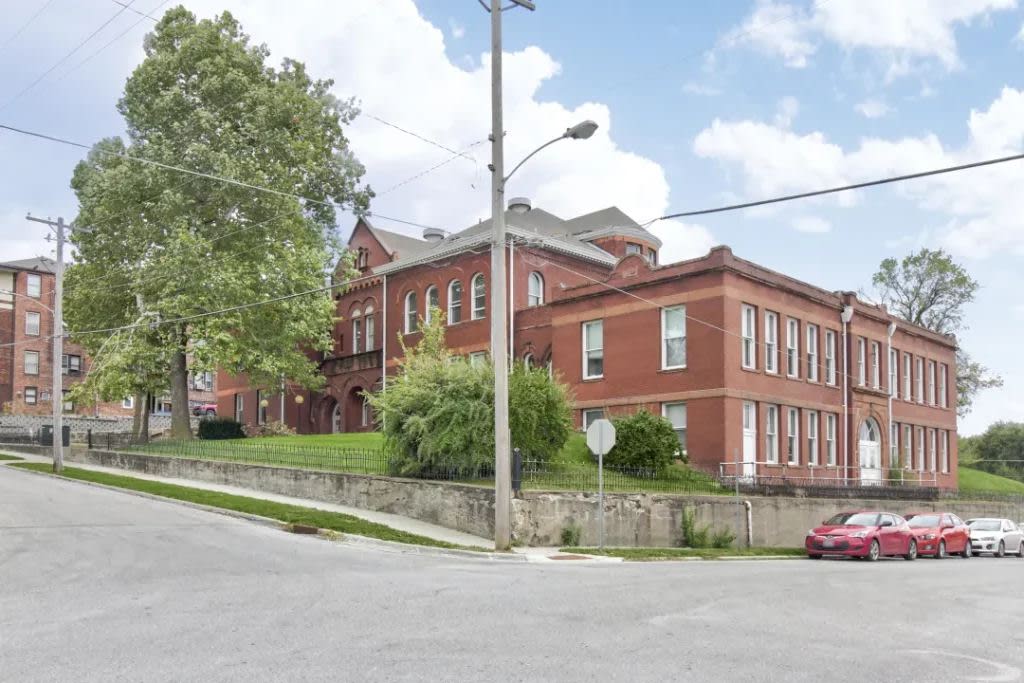 Columbian School Image 11