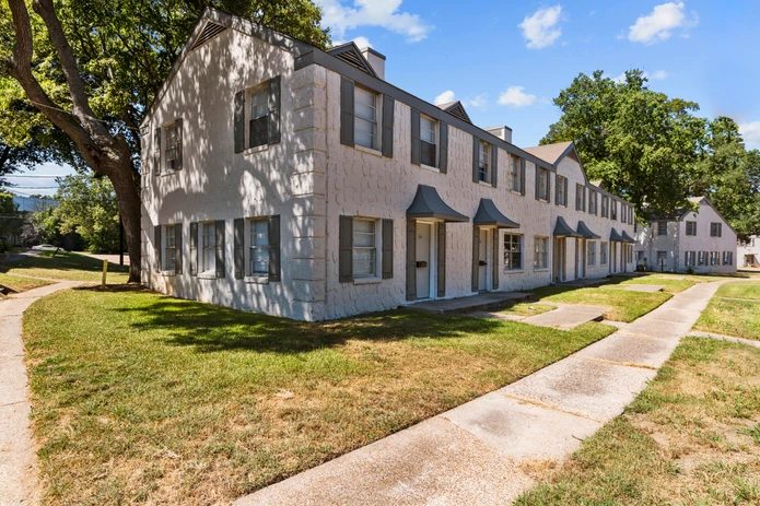 Townhomes at South Highlands Image 17