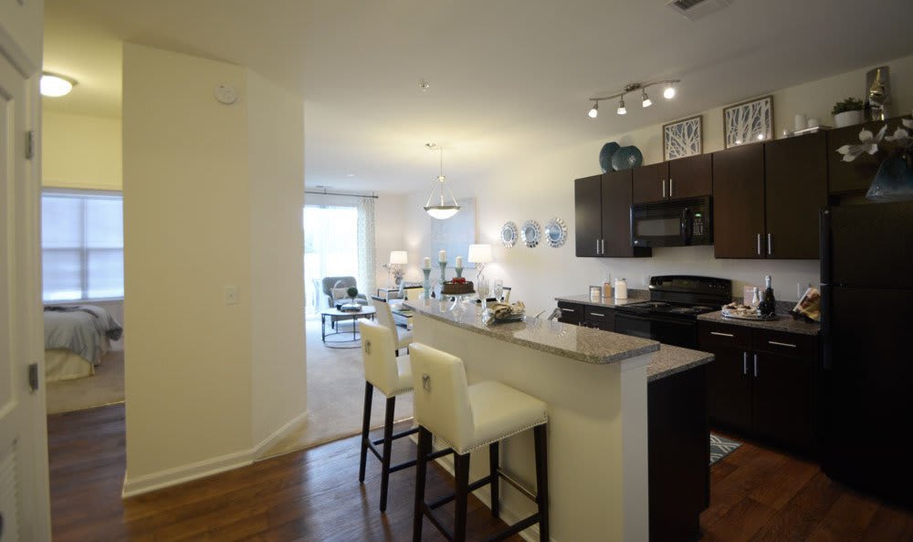Addison Court Image 3