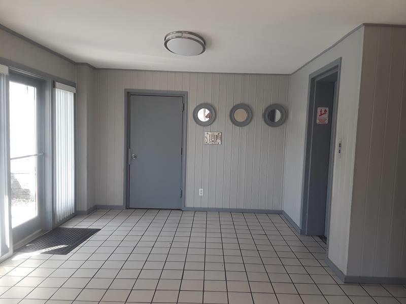 Newport Plaza Image 9