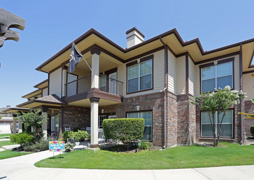 Estate Villas at Krum Image 67