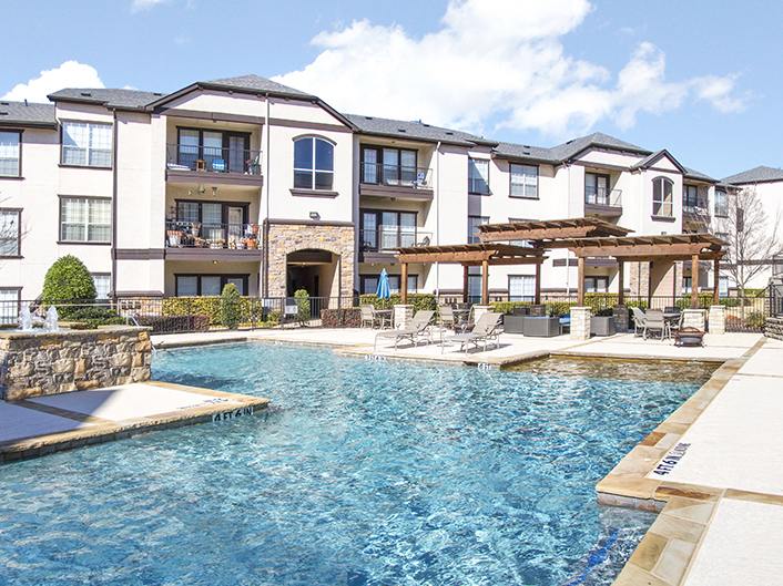 Vail Village Apartments Image 14