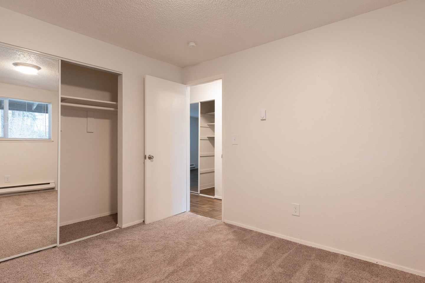 Lindbrook Apartments Image 10