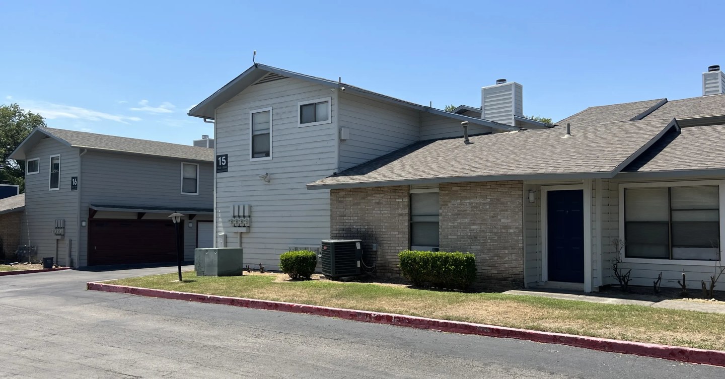 The Camaron Townhomes & Flats Image 34