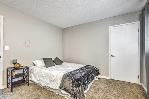 Del Amo Place Apartment Homes Image 14