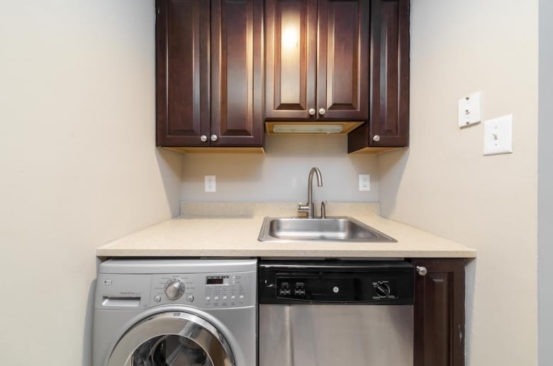 222 Rittenhouse Image 18