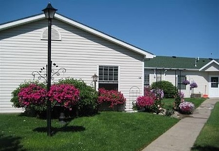 Bungalows of Champlin Image 17