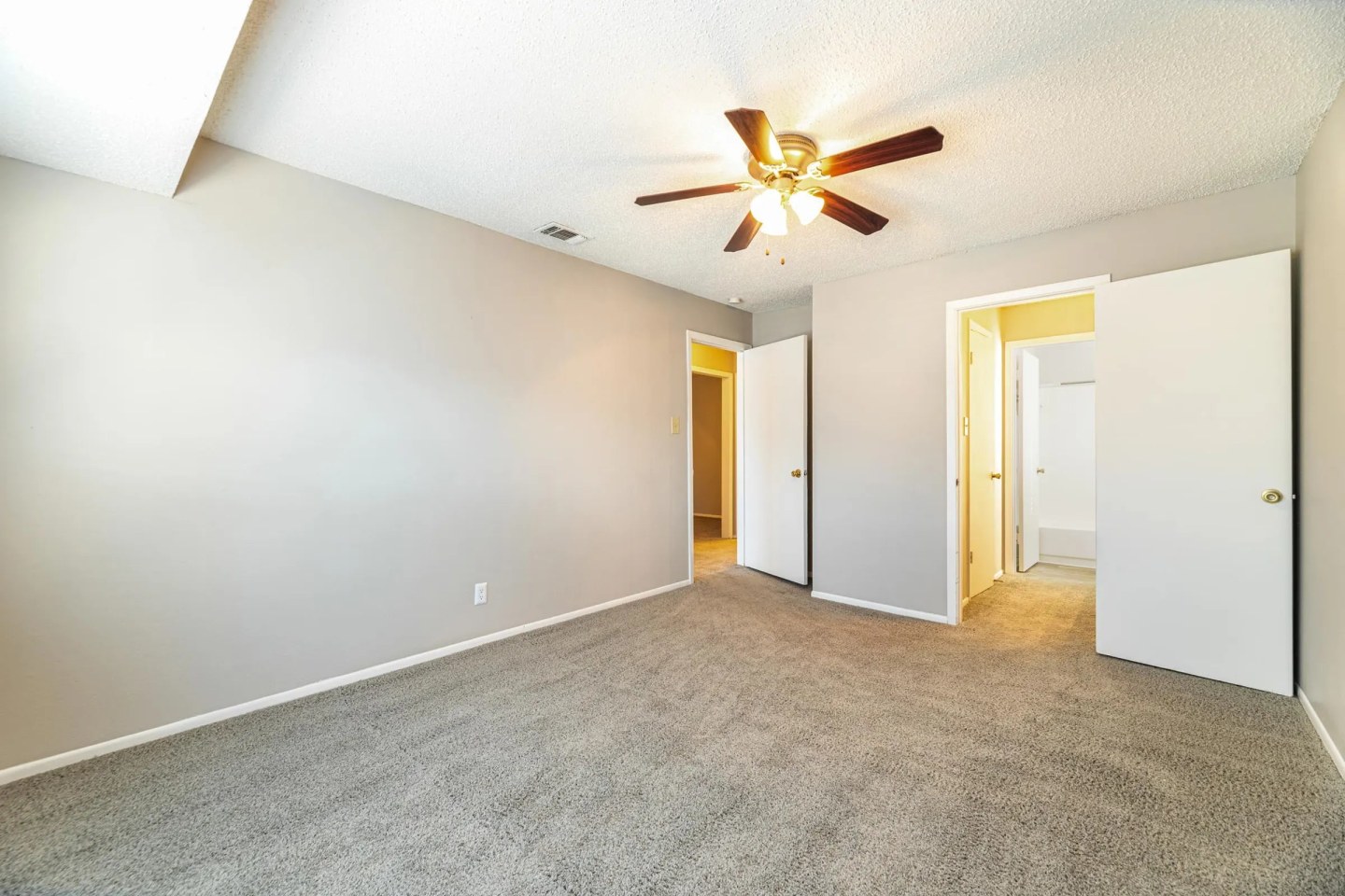 The Camaron Townhomes & Flats Image 81