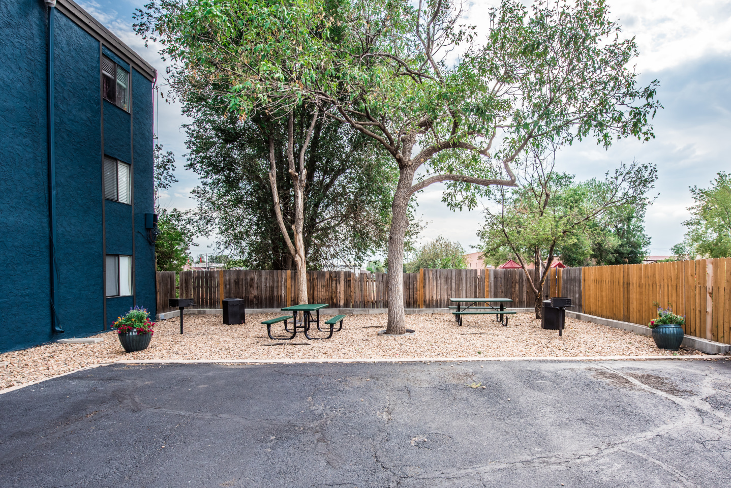 Parkwood Plaza Image 11