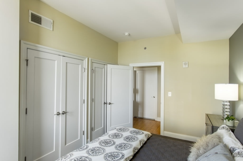 2100 Parkway Image 9