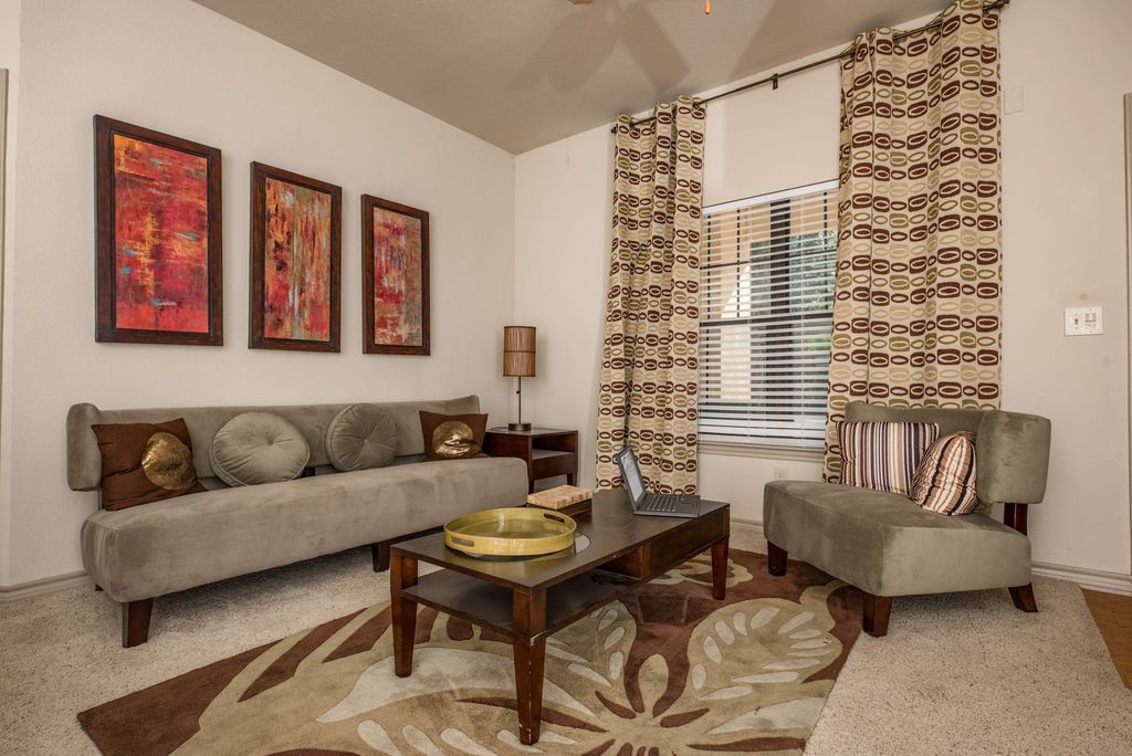 Crest Round Rock Image 16