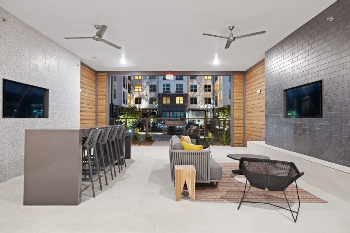 Standard in the Heights Image 23