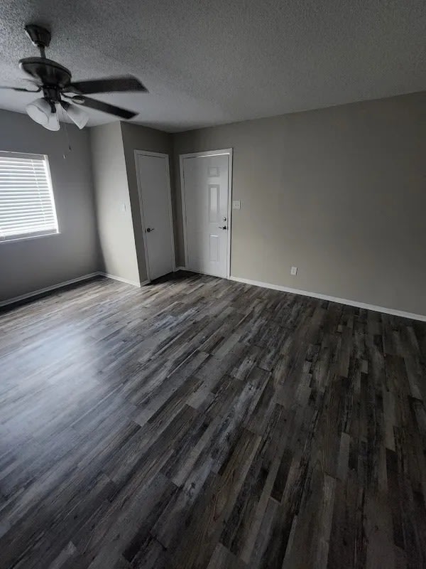 Breezeway Apartments Image 7