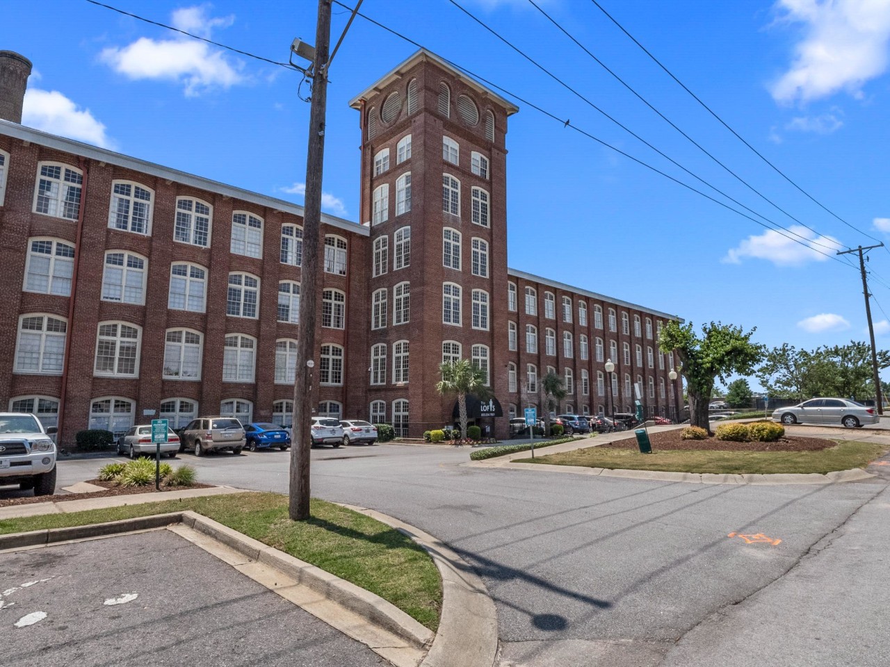 Student Housing - Yugo Columbia Lofts Image 14