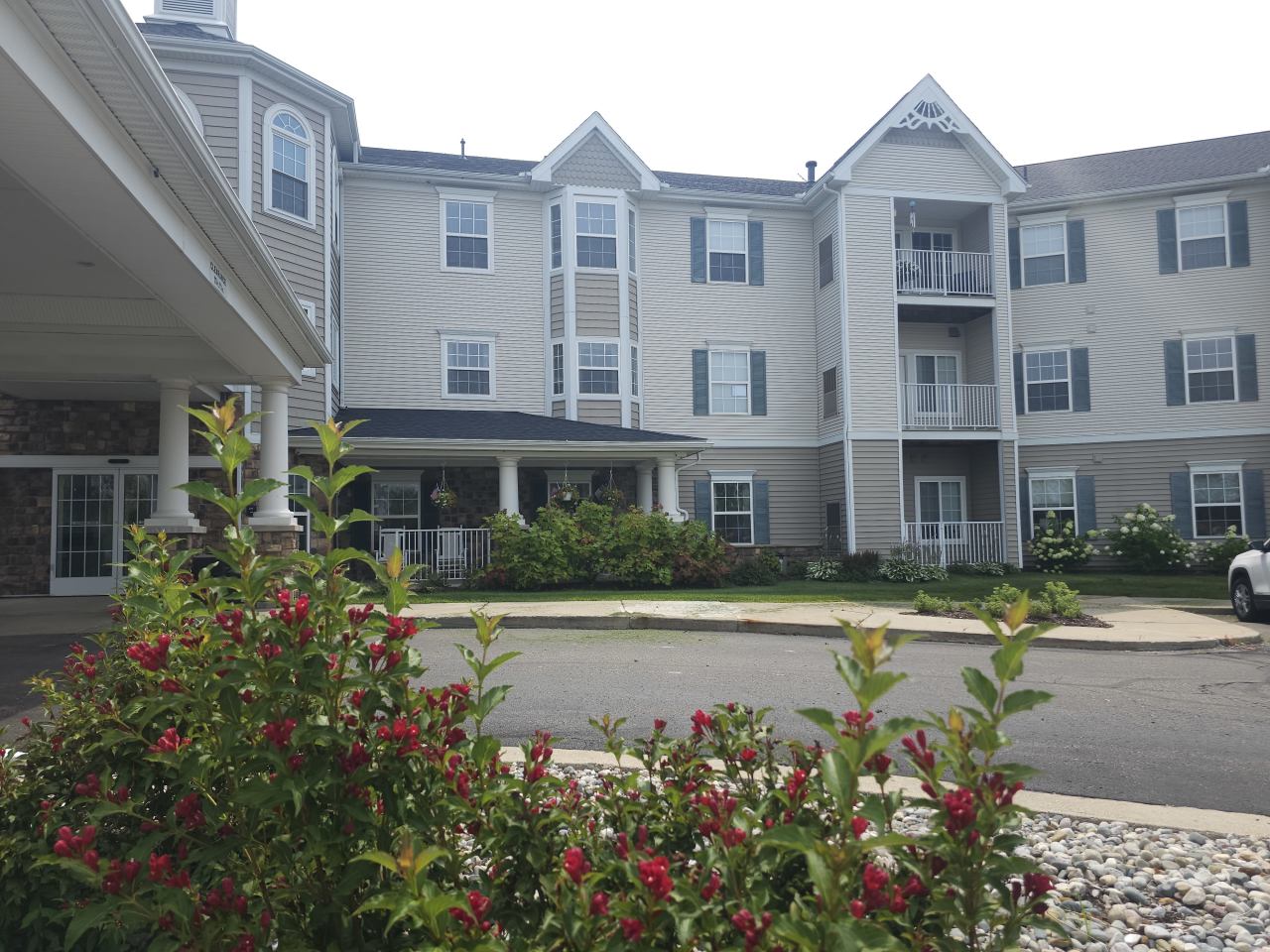 Oakhaven Manor - Senior Living Image 32