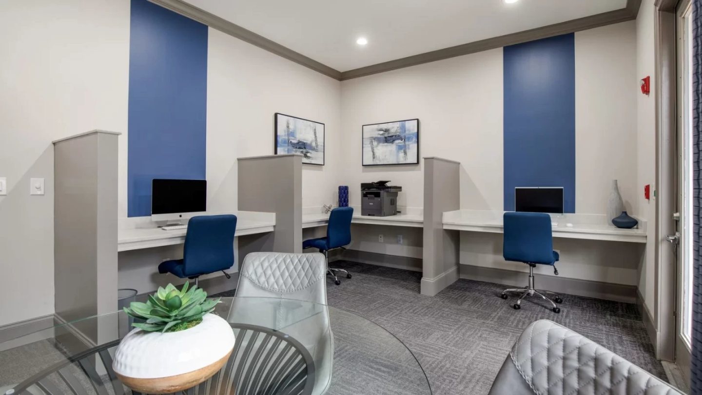 The Carlyle at Godley Station Apartment Homes Image 18