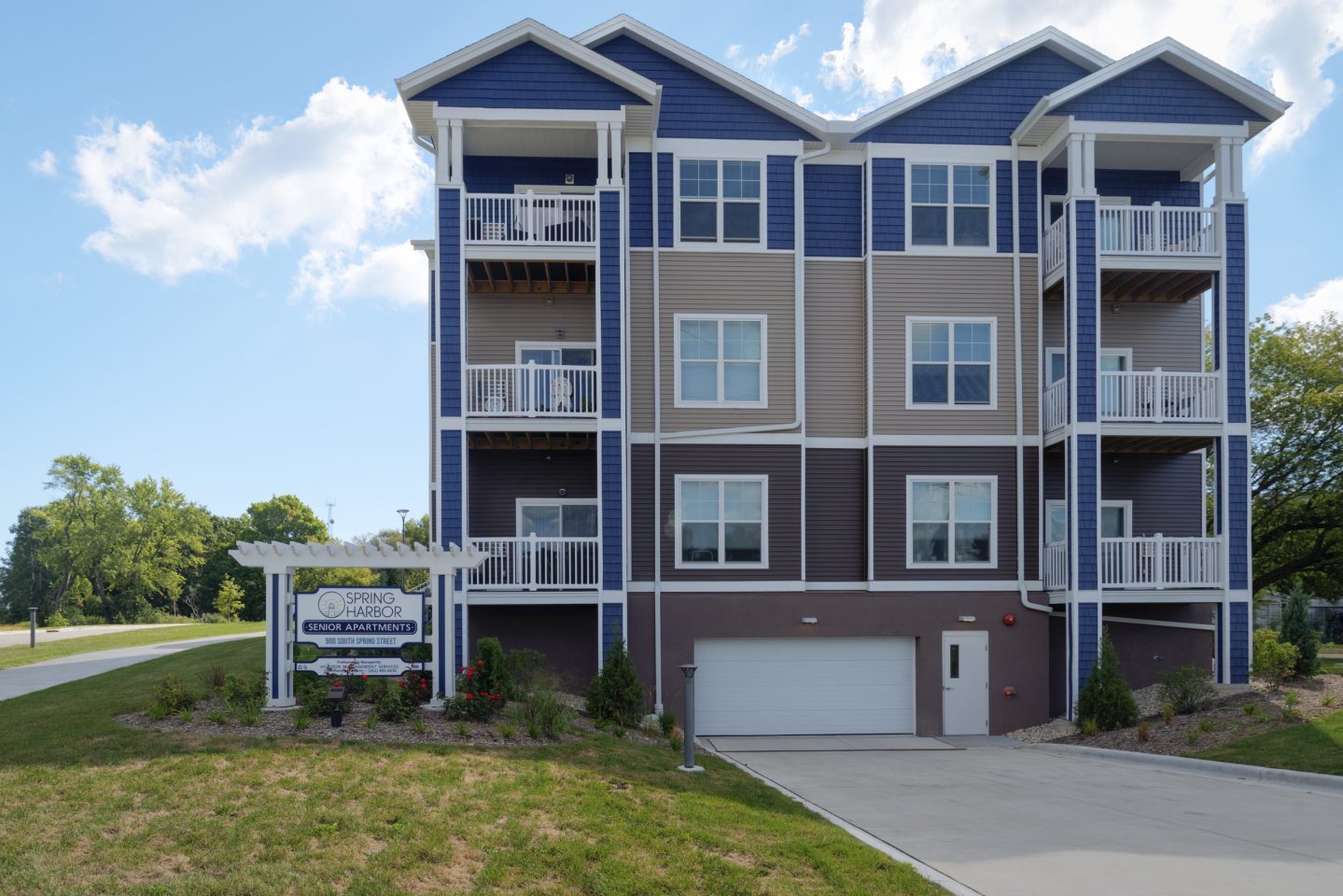 Spring Harbor - Senior Housing Image 14