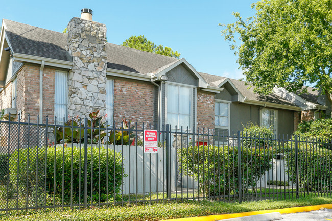 The Arbors on Westheimer Image 1