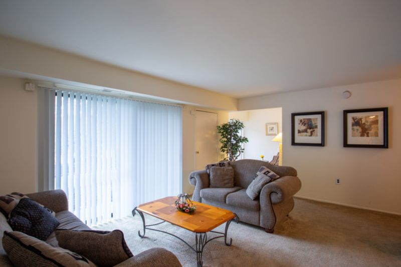 Stonington Court Image 3
