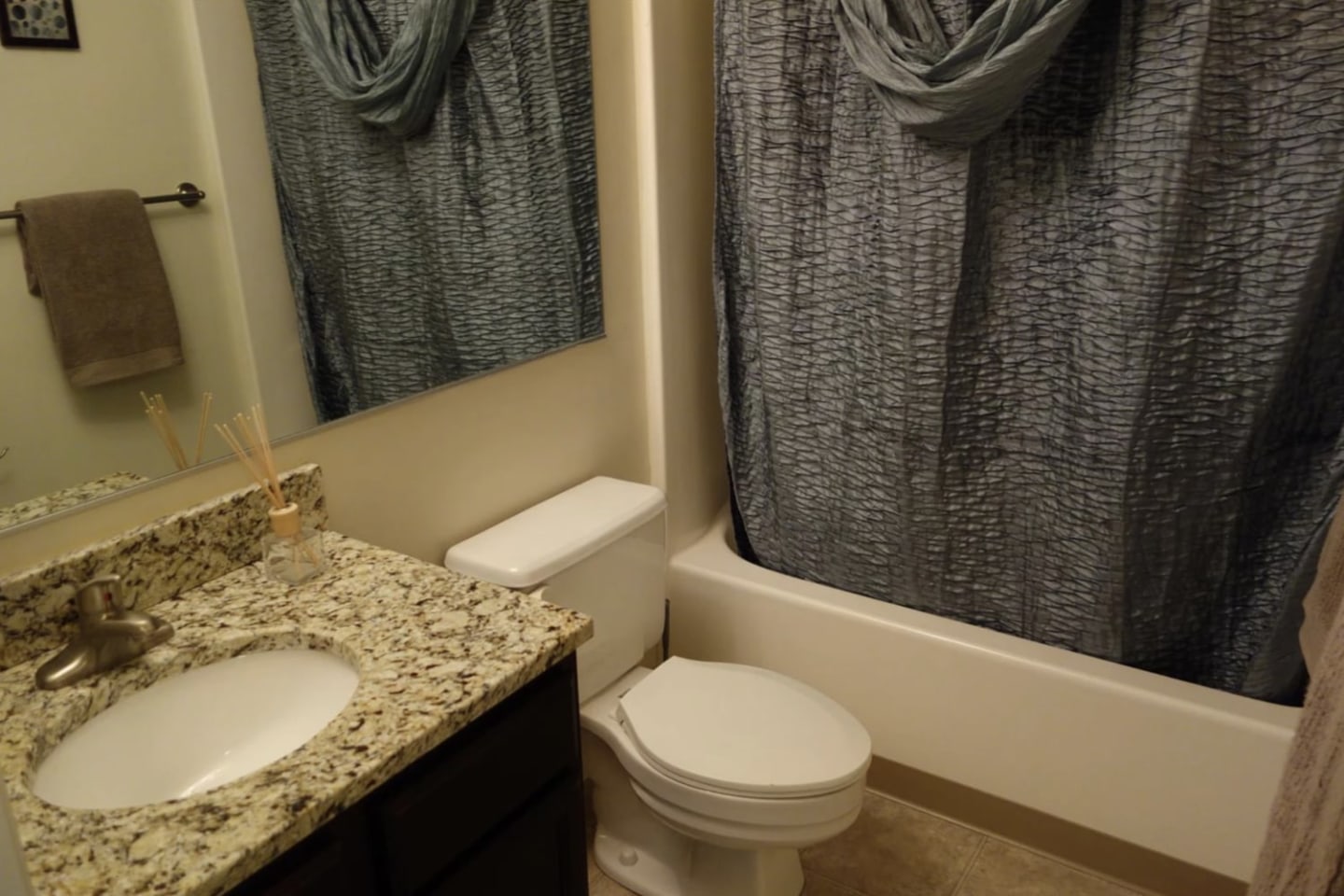 One Central Apartment Homes Image 14