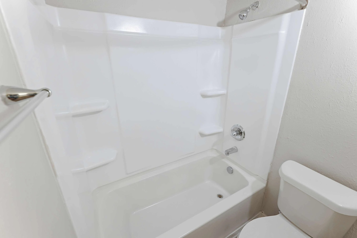 Luxe 30 Apartments Image 13