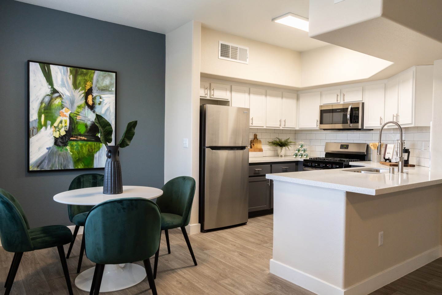 St. Clair Apartment Homes Image 7