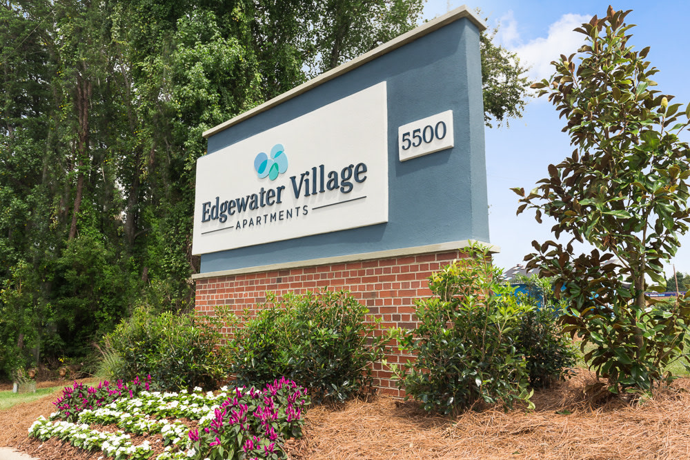 Edgewater Village Apartments Image 6