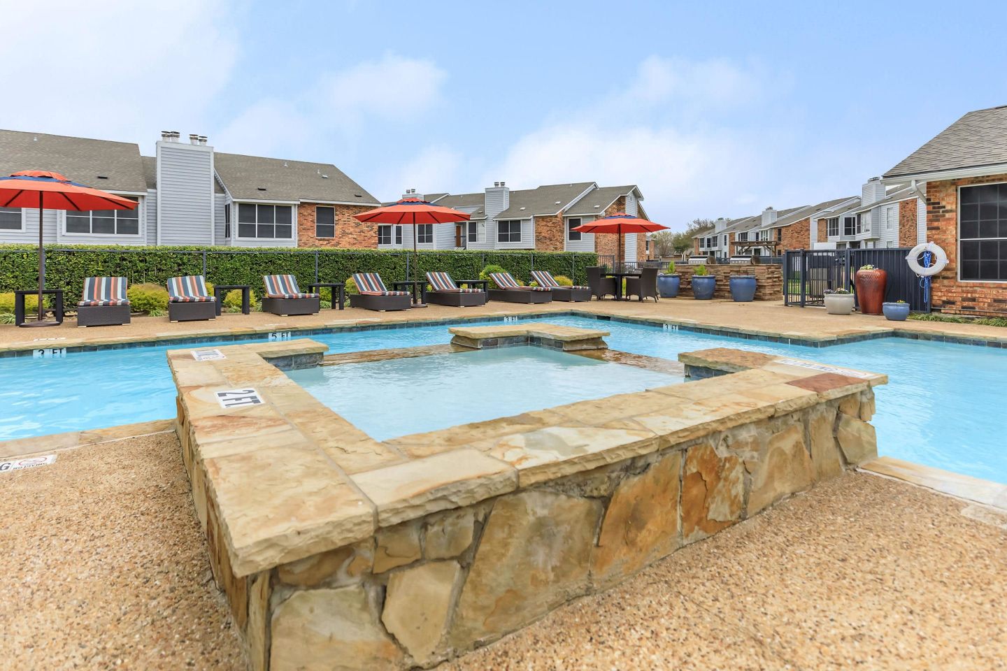 Nova Park Apartment Homes Image 3