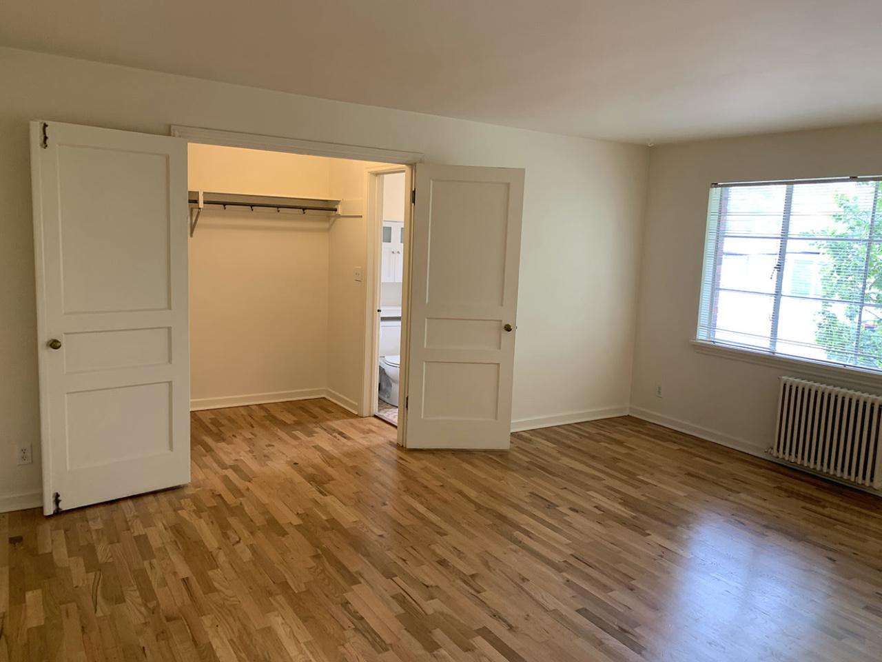 Green Lake Manor Image 3