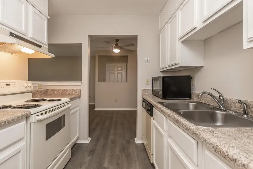 Woodland Run Apartments Image 2