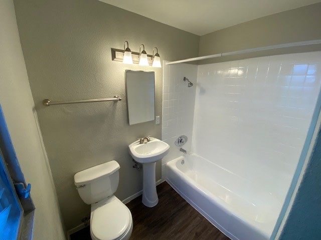 Tustin Arms Apartment Homes Image 6