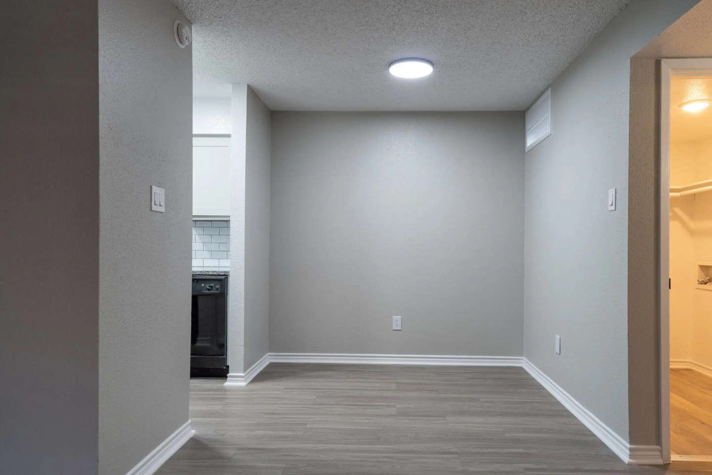 Skylar Pointe Image 4